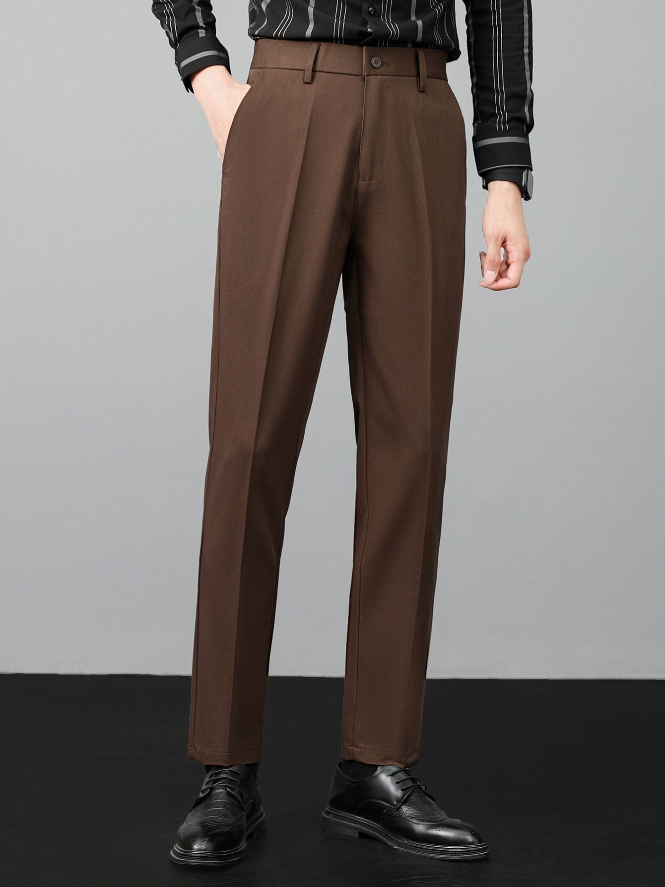 Contrast Zipper Knit Polo & Slim Fit Tapered Trousers